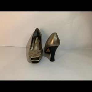 beautiful sandals, little use